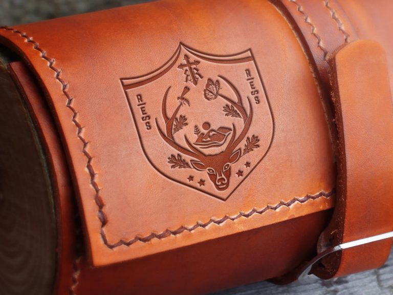 Crest Design | RIESS